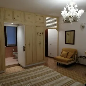 Orion 2*, Venice Italy